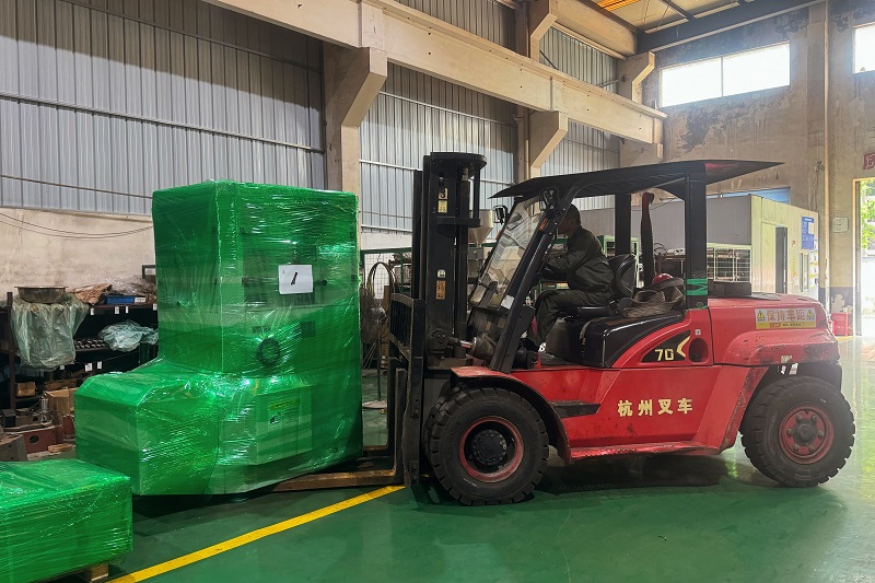 大型防腐三氯压片机