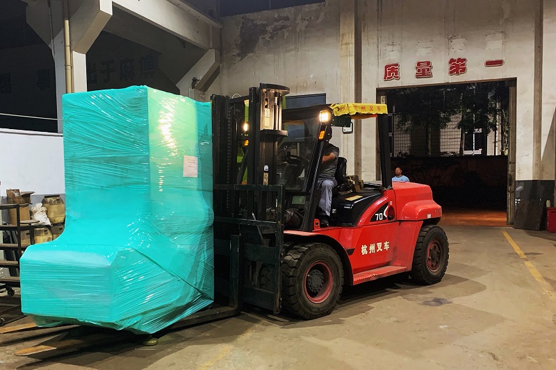 大型防腐三氯压片机